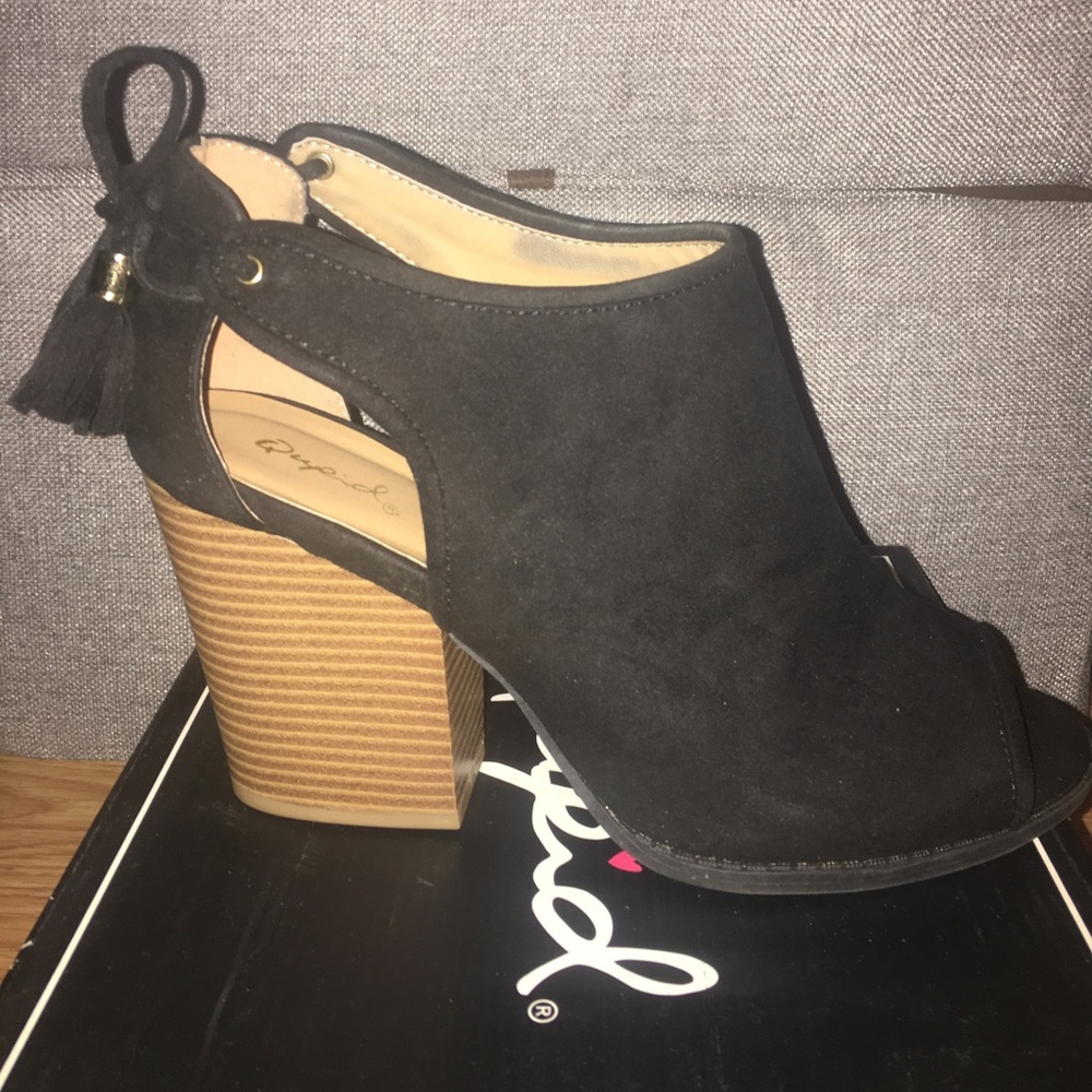 Black open toed heels tie back